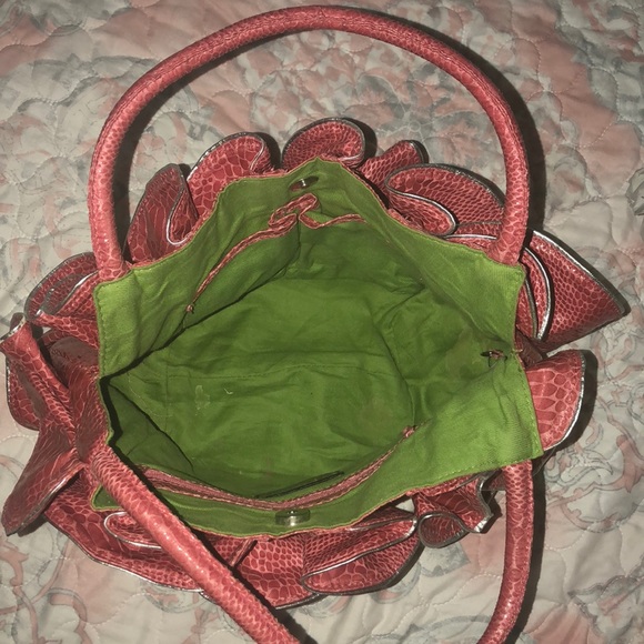 Pink ruffled purse - Picture 3 of 5